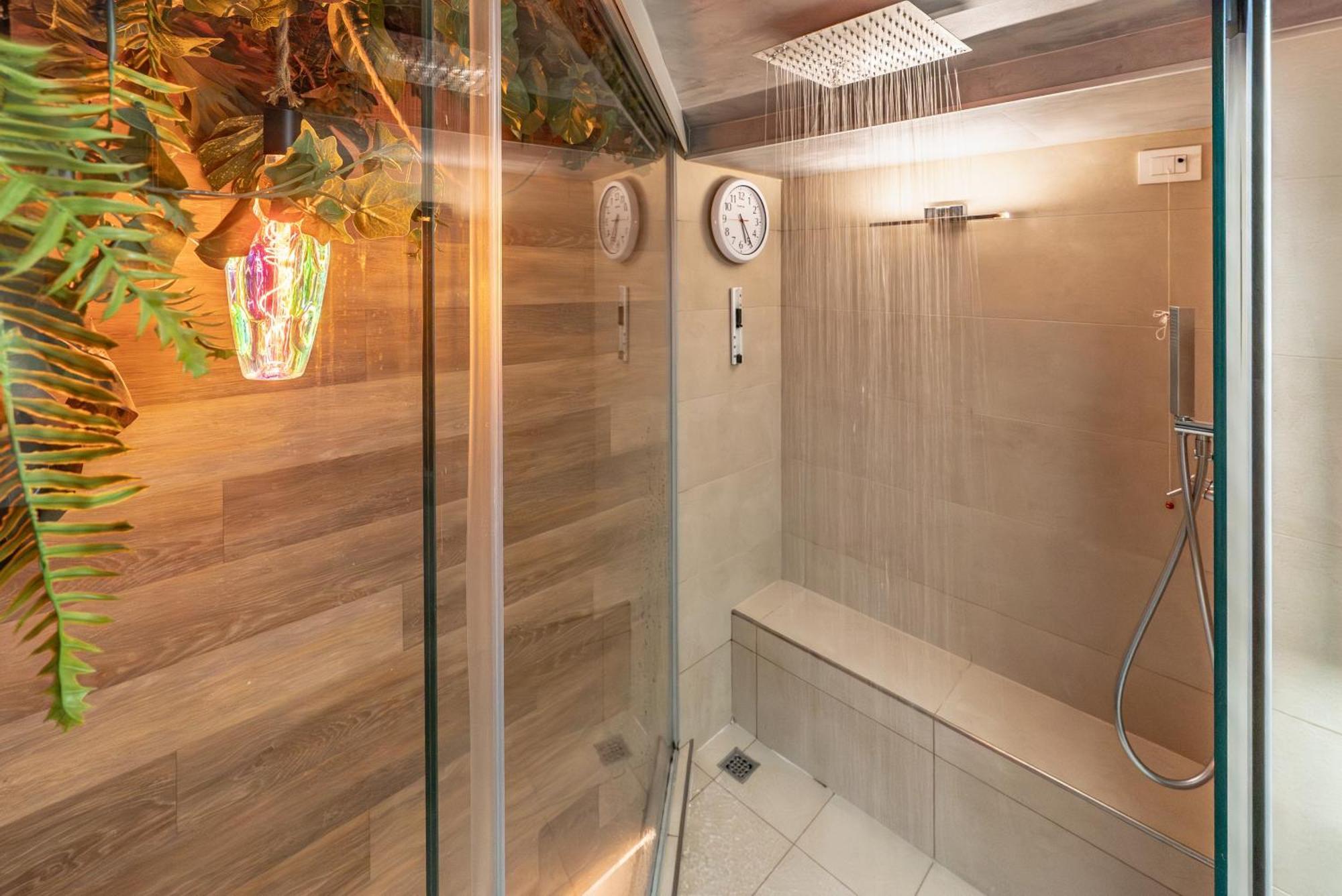 Luxe & Central Haven - Jacuzzi, Sauna, Steam, Private Parking Como Zewnętrze zdjęcie
